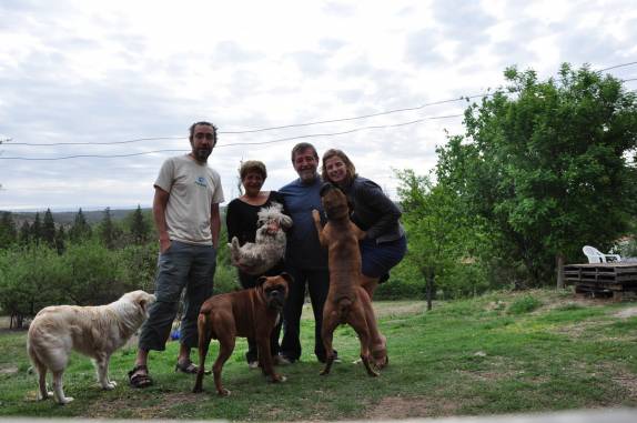 A Cristina e o Anibal (pais da Marianela) nos recebem em sua casa na periferua de Córdoba, na Argentina